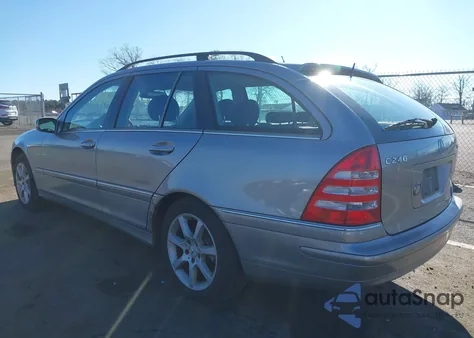 2005 Mercedes-Benz C 240 Luxury 4Matic z USA, uszkodzony, nr VIN WDBRH81J45F600478